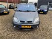 Renault Scénic - 1.6-16V RT Benzine Fijne hoge instap auto luxe uitvoering airco Rijdt en schakelt p - 1 - Thumbnail