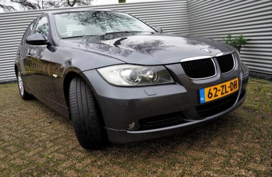 BMW 3-serie - 318i Business line CLIMA NAVI CRUISE PARKEER S - 1