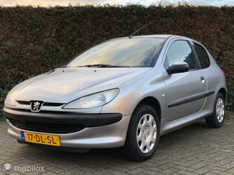 Peugeot 206 - 1.4 XT AUTOMAAT RIJD EN SCHAKELT GOED MET APK - 1