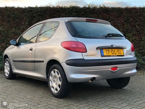 Peugeot 206 - 1.4 XT AUTOMAAT RIJD EN SCHAKELT GOED MET APK - 1