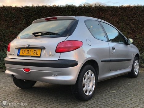 Peugeot 206 - 1.4 XT AUTOMAAT RIJD EN SCHAKELT GOED MET APK - 1