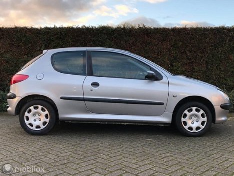 Peugeot 206 - 1.4 XT AUTOMAAT RIJD EN SCHAKELT GOED MET APK - 1