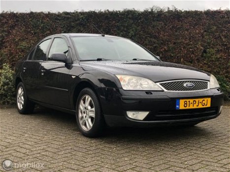 Ford Mondeo - 1.8-16V Futura AIRCO NAVI NIEUWE APK RIJD GOED - 1