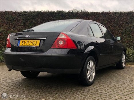 Ford Mondeo - 1.8-16V Futura AIRCO NAVI NIEUWE APK RIJD GOED - 1