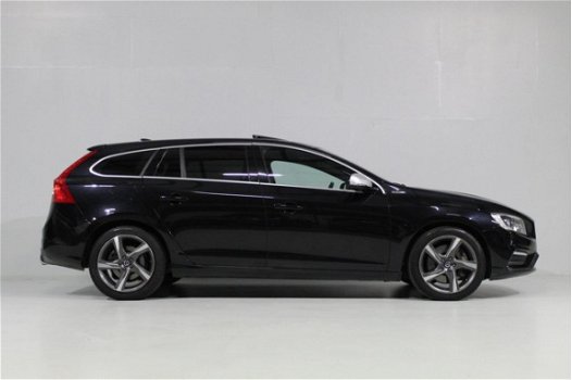 Volvo V60 - 2.4 D6 AWD Plug-In Hybrid R-Design Excl BTW / Schuifdak / Adaptieve Cruisecontrol / Xeno - 1