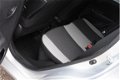Toyota Aygo - 1.0 VVT-i x-play Silver Edition met zwarte velgen en privacy glass - 1 - Thumbnail