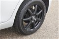 Toyota Aygo - 1.0 VVT-i x-play Silver Edition met zwarte velgen en privacy glass - 1 - Thumbnail