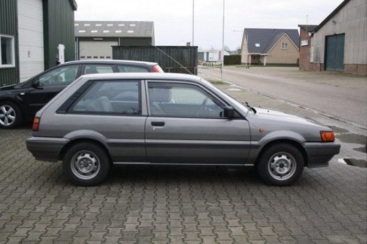 Nissan Sunny - 1.6 SLX - 1