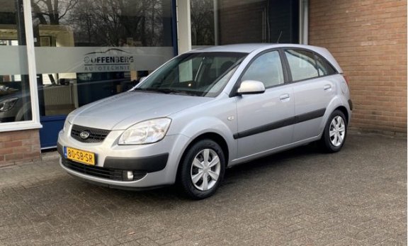 Kia Rio - 1