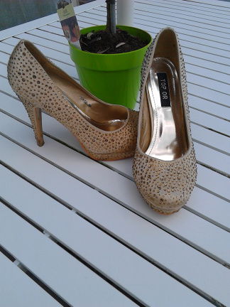 pumps met steen - nr. 1