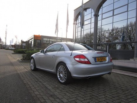 Mercedes-Benz SLK-klasse - 200 K. automaat, nw model , 18 inch, navi, N.A.P - 1