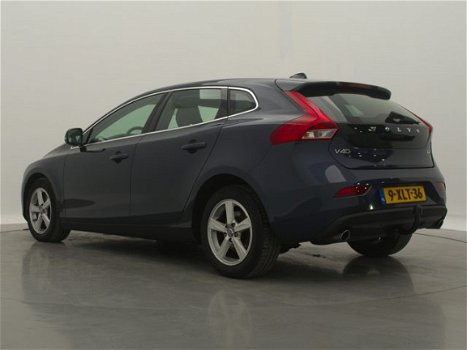 Volvo V40 - 2.0 D4 Summum Business / LEDER / NAVI / AIRCO-ECC / CRUISE CTR. / TREKHAAK / LMV - 1