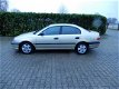 Toyota Avensis - 1.6-16V Linea Terra - 1 - Thumbnail