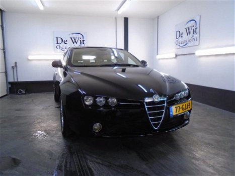 Alfa Romeo 159 Sportwagon - 2.2 JTS Selespeed TI NAVI./LEER. ZEER MOOI incl. NWE APK/GARANTIE - 1