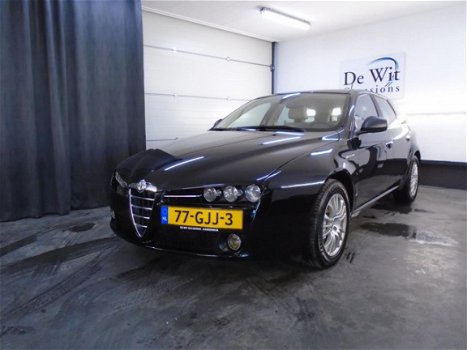 Alfa Romeo 159 Sportwagon - 2.2 JTS Selespeed TI NAVI./LEER. ZEER MOOI incl. NWE APK/GARANTIE - 1