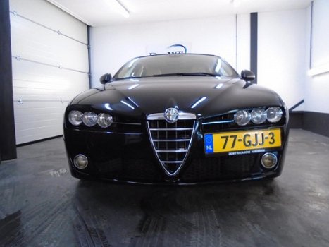 Alfa Romeo 159 Sportwagon - 2.2 JTS Selespeed TI NAVI./LEER. ZEER MOOI incl. NWE APK/GARANTIE - 1