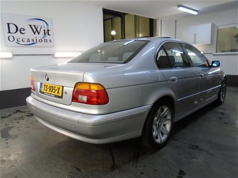 BMW 5-serie - 530i Executive in NIEUWSTAAT ORG. 87000 KM YOUNGTIMER incl NWE APK/GARANTIE - 1