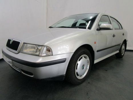 Skoda Octavia - 1.6 GLX Airco - 1