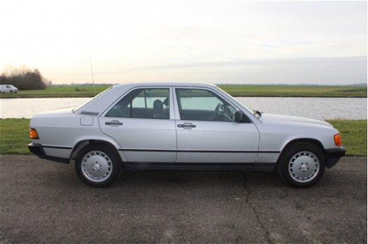 Mercedes-Benz 190-serie - 2.0 D 165000 originele km Geen roest - 1