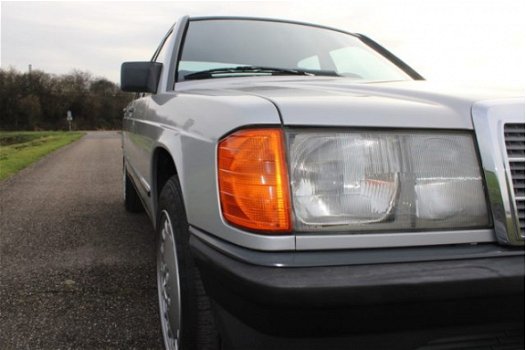 Mercedes-Benz 190-serie - 2.0 D 165000 originele km Geen roest - 1