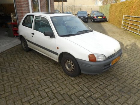 Toyota Starlet - 1.3-16V - 1