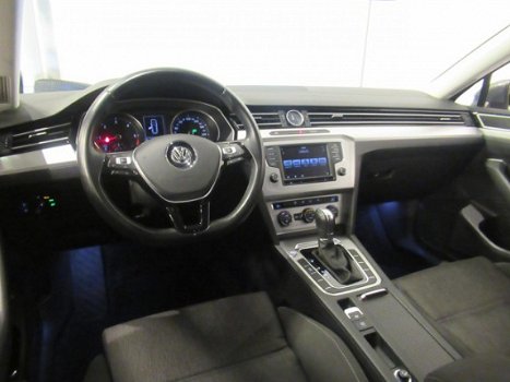 Volkswagen Passat Variant - 1.6TDi Aut. Comfort Executive (Led/Navi/Trekhaak) - 1