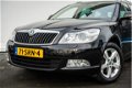 Skoda Octavia Combi - 2.0 TDI Aut. Elegance Xenon/ Trekhaak/ Volledig onderhouden/ Full map navigati - 1 - Thumbnail