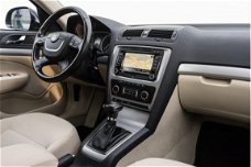 Skoda Octavia Combi - 2.0 TDI Aut. Elegance Xenon/ Trekhaak/ Volledig onderhouden/ Full map navigati