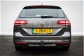 Volkswagen Passat Variant - 1.6 TDI 120pk Comfortline Full led/ Ergo stoel/ Trekhaak/ Inparkeerhulp/ - 1 - Thumbnail