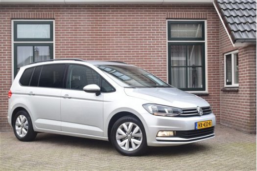 Volkswagen Touran - 1.6 TDI 110pk DSG SCR Comfortline 7pers. Ecc Pdc Navigatie - 1