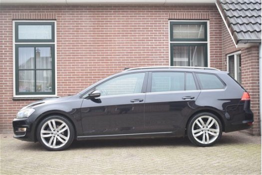 Volkswagen Golf Variant - 1.6 TDI 110pk Highline Xenon Ecc Pdc Pano Trekhaak Navigatie - 1