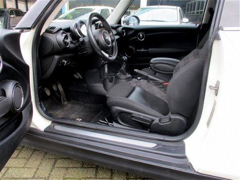 Mini Mini Cooper - 1.5i 136 Pk Sportstoelen - Navi - Half Leder - Cruise etc - 1