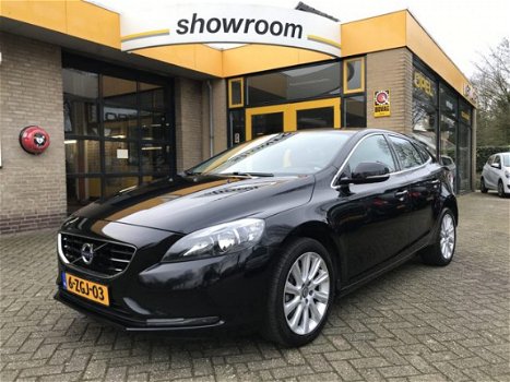 Volvo V40 - 2.0 D4 191PK Momentum Business Navi - 1