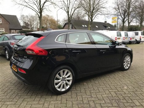 Volvo V40 - 2.0 D4 191PK Momentum Business Navi - 1