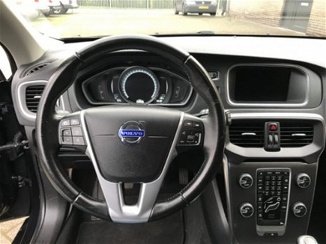 Volvo V40 - 2.0 D4 191PK Momentum Business Navi - 1