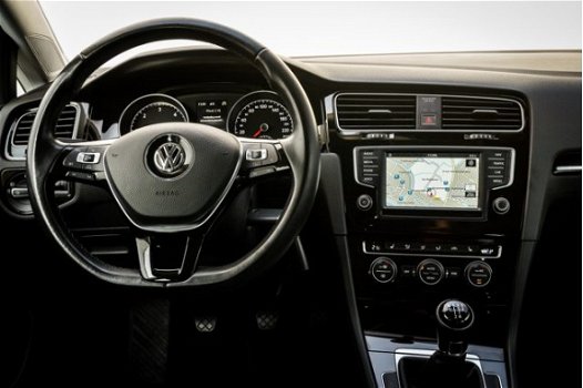 Volkswagen Golf - 1.6 TDi 110 Pk R-Line | Navigatie | Ergo Sportstoelen | 17
