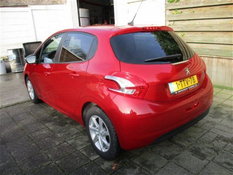 Peugeot 208 - 1.2 VTi Style met Navigatie - 1