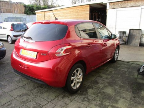 Peugeot 208 - 1.2 VTi Style met Navigatie - 1