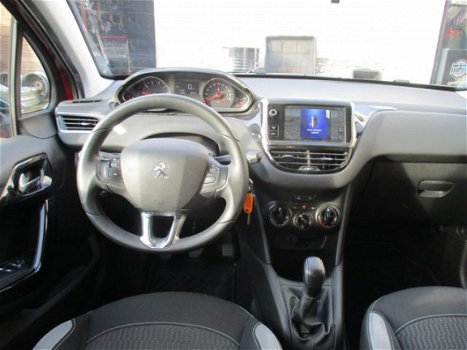 Peugeot 208 - 1.2 VTi Style met Navigatie - 1