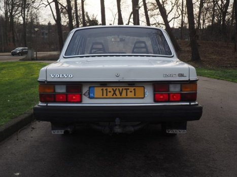 Volvo 240 - 2.3 AUT, '84, BIG NOSE, 145.000 km - 1