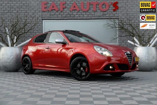 Alfa Romeo Giulietta - 1.4 T Distinctive / 170 PK / AUT / Open panoramadak / Navi / Ecc / Leder / Pd - 1