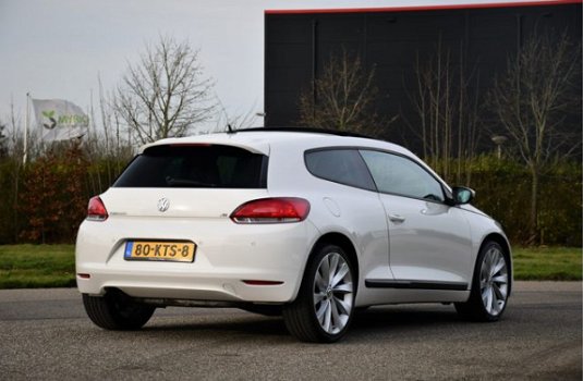 Volkswagen Scirocco - 1.4 TSI DSG Highline Plus Pano Navi 19-inch Clima Cruise - 1