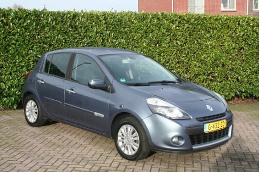 Renault Clio - 1.6 16V DYNCOM AUT E4 - 1