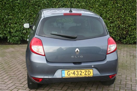 Renault Clio - 1.6 16V DYNCOM AUT E4 - 1