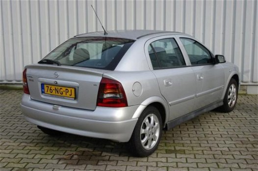 Opel Astra - 1.6 Njoy stuurbekrachtiging werkt niet voldoende - 1