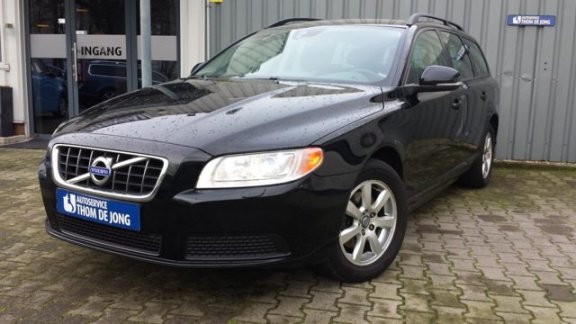 Volvo V70 - T4 Momentun - 1