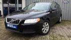 Volvo V70 - T4 Momentun - 1 - Thumbnail