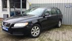 Volvo V70 - T4 Momentun - 1 - Thumbnail