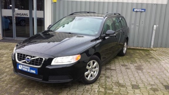 Volvo V70 - T4 Momentun - 1