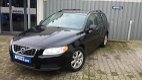 Volvo V70 - T4 Momentun - 1 - Thumbnail